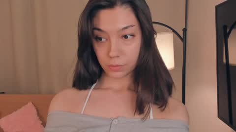 Yumi online show from May 1, 9:41 pm