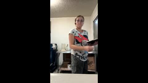 Snapshot of charlot_ponze chatting on May 28, 12:19 am charlott online show from May 28, 12:19 am