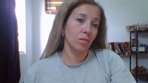 Snapshot of charlot_ponze chatting on June 24, 6:07 pm charlott online show from June 24, 6:07 pm
