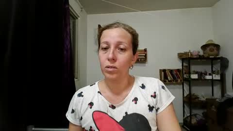 Snapshot of charlot_ponze chatting on July 8, 3:11 am charlott online show from July 8, 3:11 am