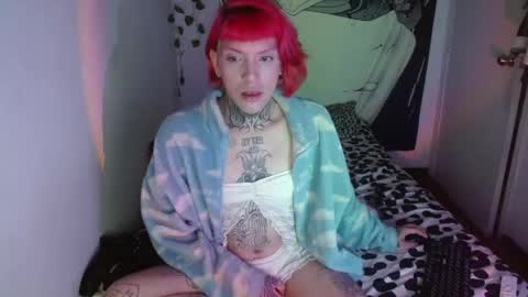Snapshot of charlotbelucci_ chatting on May 15, 3:24 am Ale punky online show from May 15, 3:24 am