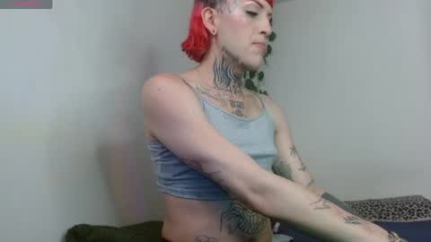 Snapshot of charlotbelucci_ chatting on June 1, 6:31 pm Ale punky online show from June 1, 6:31 pm