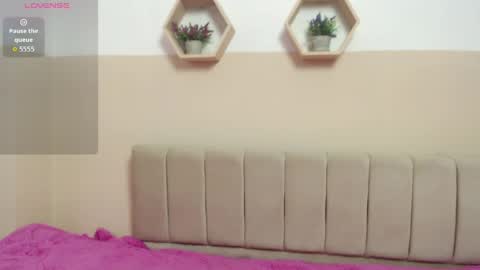 Snapshot of charlothe_dumont chatting on May 26, 2:02 pm charlothe_dumont online show from May 26, 2:02 pm