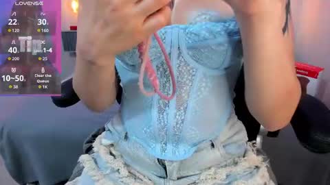 Snapshot of charlotte__benett chatting on June 23, 5:16 am Charlotte online show from June 23, 5:16 am