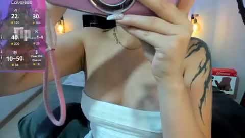 Snapshot of charlotte__benett chatting on June 26, 5:56 am Charlotte online show from June 26, 5:56 am