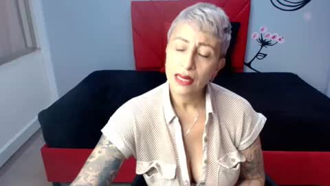 CHARLOTTE GRAY online show from November 12, 12:27 pm