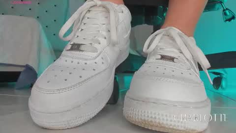 charlotte  grey online show from January 16, 8:02 pm