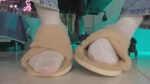 charlotte  grey online show from February 7, 8:12 pm