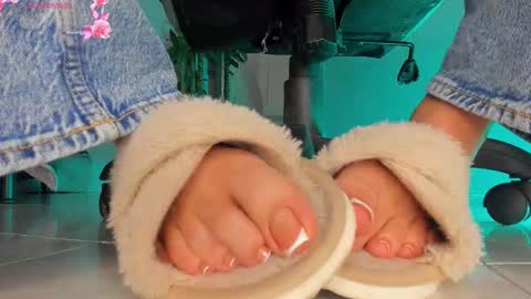 charlotte  grey online show from February 18, 8:38 pm