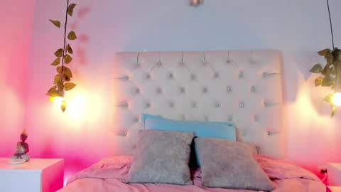 Snapshot of charlotte_collins_2 chatting on June 1, 2:35 am Sofia online show from June 1, 2:35 am