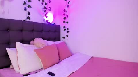 Charlotte james online show from March 7, 1:31 am