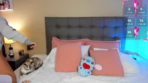 Charlotte james online show from September 20, 3:51 am