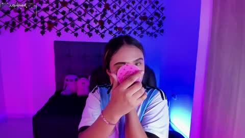     online show from March 17, 3:26 pm