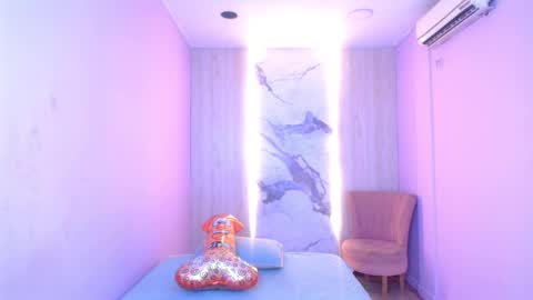 CHARLOTTE online show from February 5, 11:55 am