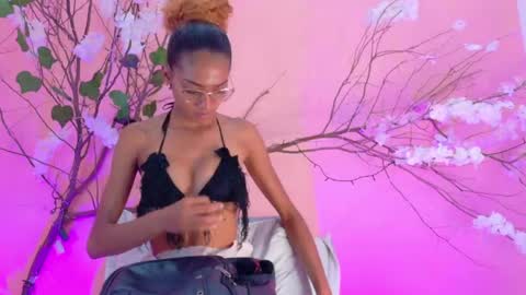 CHARLOTTE online show from March 14, 11:59 am