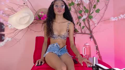 Snapshot of charlotte_love10 chatting on May 5, 8:28 pm CHARLOTTE online show from May 5, 8:28 pm
