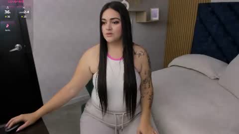 Snapshot of charlotte_mayers chatting on June 19, 11:25 am Charlotte Mayers online show from June 19, 11:25 am