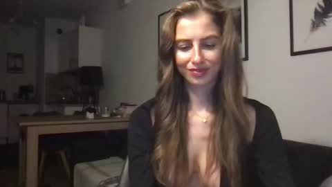 Charlotte Roche online show from November 4, 4:06 pm