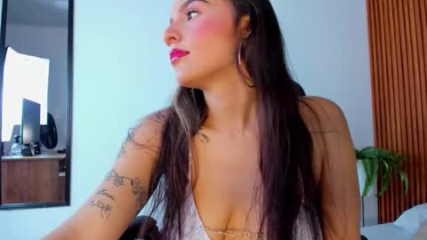 Snapshot of charlotte_rousee chatting on September 18, 8:44 pm charlotte_rousee online show from September 18, 8:44 pm