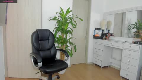 Yuli online show from December 13, 6:38 pm