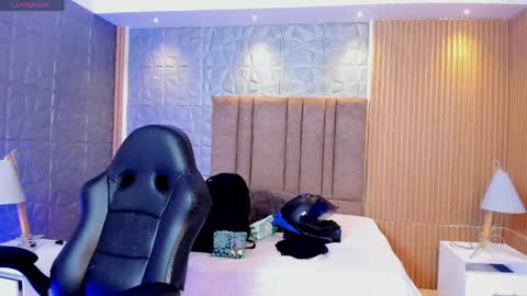 Snapshot of charlotte_whitee1 chatting on May 7, 11:26 am Charlotte Everyday From 0700 to 1300 Col Time online show from May 7, 11:26 am