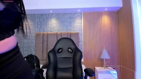 Snapshot of charlotte_whitee1 chatting on June 4, 11:38 am Charlotte Everyday From 0700 to 1300 Col Time online show from June 4, 11:38 am