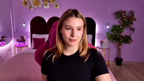 charlotteatwood online show from May 5, 4:15 pm