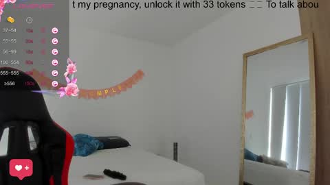 Snapshot of charlottecamgirls chatting on May 31, 4:58 pm Katherine online show from May 31, 4:58 pm