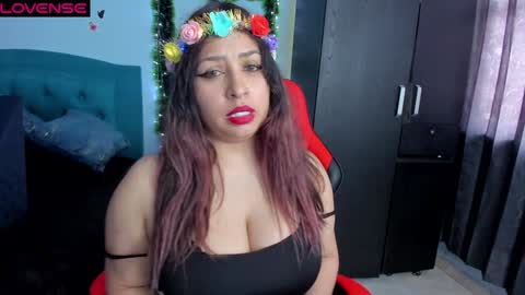 Snapshot of charlottee_lovee69 chatting on December 12, 7:15 pm Natalia online show from December 12, 7:15 pm