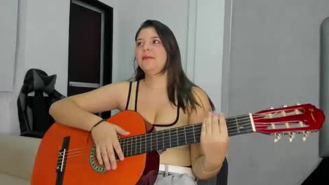 Snapshot of charlottee_starr chatting on November 1, 10:23 pm charlottee_starr online show from November 1, 10:23 pm