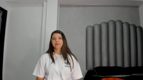 Snapshot of charlottee_starr chatting on November 11, 10:43 pm charlottee_starr online show from November 11, 10:43 pm