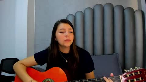 Snapshot of charlottee_starr chatting on November 13, 9:14 pm charlottee_starr online show from November 13, 9:14 pm