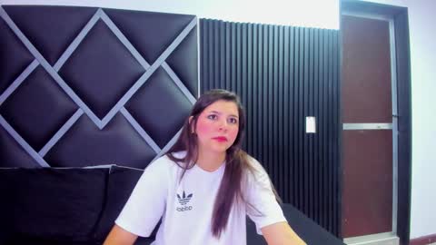 Snapshot of charlottee_starr chatting on November 23, 11:32 am charlottee_starr online show from November 23, 11:32 am