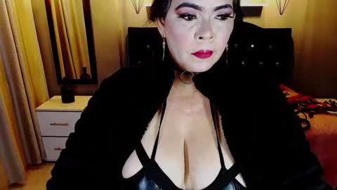 charlottefiery online show from May 3, 12:05 am