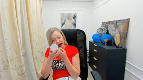 Snapshot of charlottekerti chatting on May 31, 6:09 pm Charlotte online show from May 31, 6:09 pm