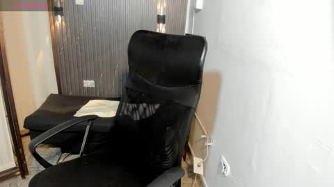 charlotteking8 online show from March 10, 11:48 am