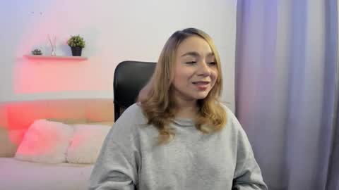 Snapshot of charlottelabouff chatting on March 26, 9:20 pm Charlotte online show from March 26, 9:20 pm