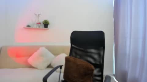 Snapshot of charlottelabouff chatting on March 30, 6:09 pm Charlotte online show from March 30, 6:09 pm