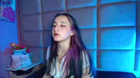 charlottestuart_ online show from March 14, 4:29 am