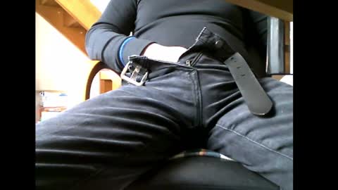 Snapshot of charly052 chatting on February 25, 2:22 pm charly052 online show from February 25, 2:22 pm