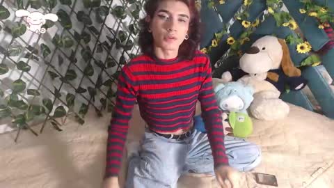 Snapshot of charly_evans60 chatting on March 11, 11:37 pm charly_evans60 online show from March 11, 11:37 pm