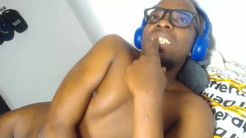 charly_vergonti_ online show from September 18, 4:58 am