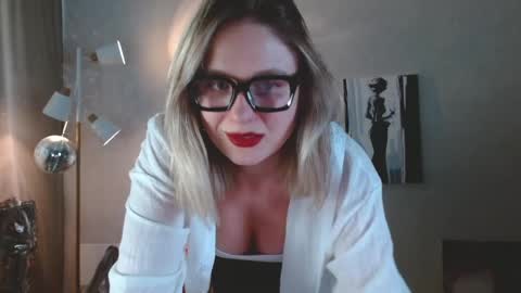 Snapshot of charming_beauty chatting on June 5, 6:52 am Michelle online show from June 5, 6:52 am