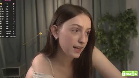 Snapshot of charming_flower chatting on June 20, 8:33 pm MarselinMarsi inst ptj mars online show from June 20, 8:33 pm