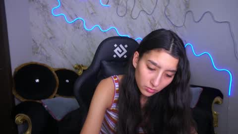 Snapshot of charmmocco chatting on February 10, 1:22 pm SweetMoco online show from February 10, 1:22 pm