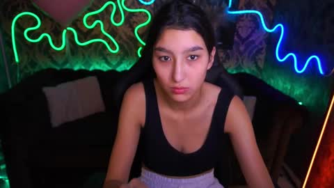 Snapshot of charmmocco chatting on February 17, 10:18 am SweetMoco online show from February 17, 10:18 am