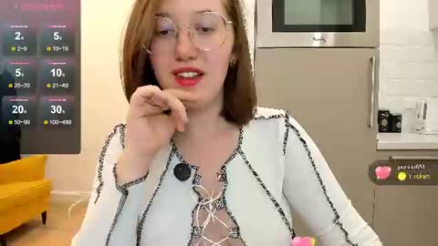 Snapshot of charmygrace chatting on June 18, 8:58 am Grace online show from June 18, 8:58 am