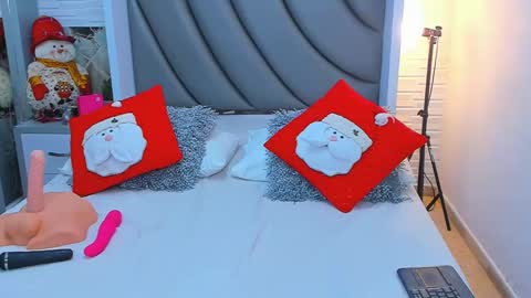 Snapshot of charonstom chatting on December 1, 1:38 pm Charon Stom online show from December 1, 1:38 pm