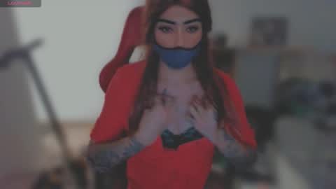 Snapshot of chased12 chatting on January 11, 3:44 am Chasey online show from January 11, 3:44 am