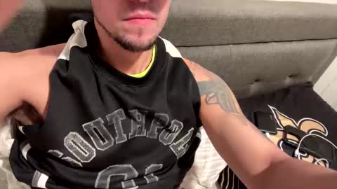 Snapshot of chasej3 chatting on January 6, 6:33 pm Chase online show from January 6, 6:33 pm